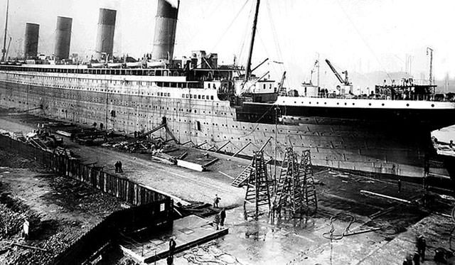 Building the Unsinkable: The Story of the Titanic&;s Construction and Rise to Fame Inventions