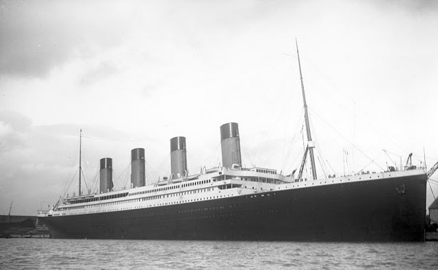 Building the Unsinkable: The Story of the Titanic&;s Construction and Rise to Fame Inventions