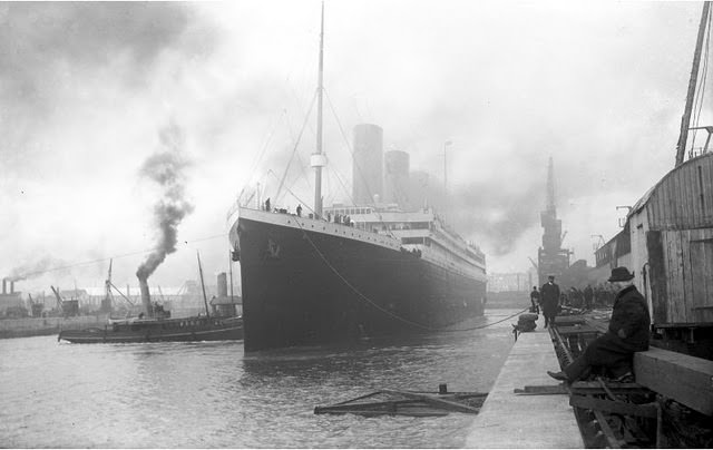 Building the Unsinkable: The Story of the Titanic&;s Construction and Rise to Fame Inventions