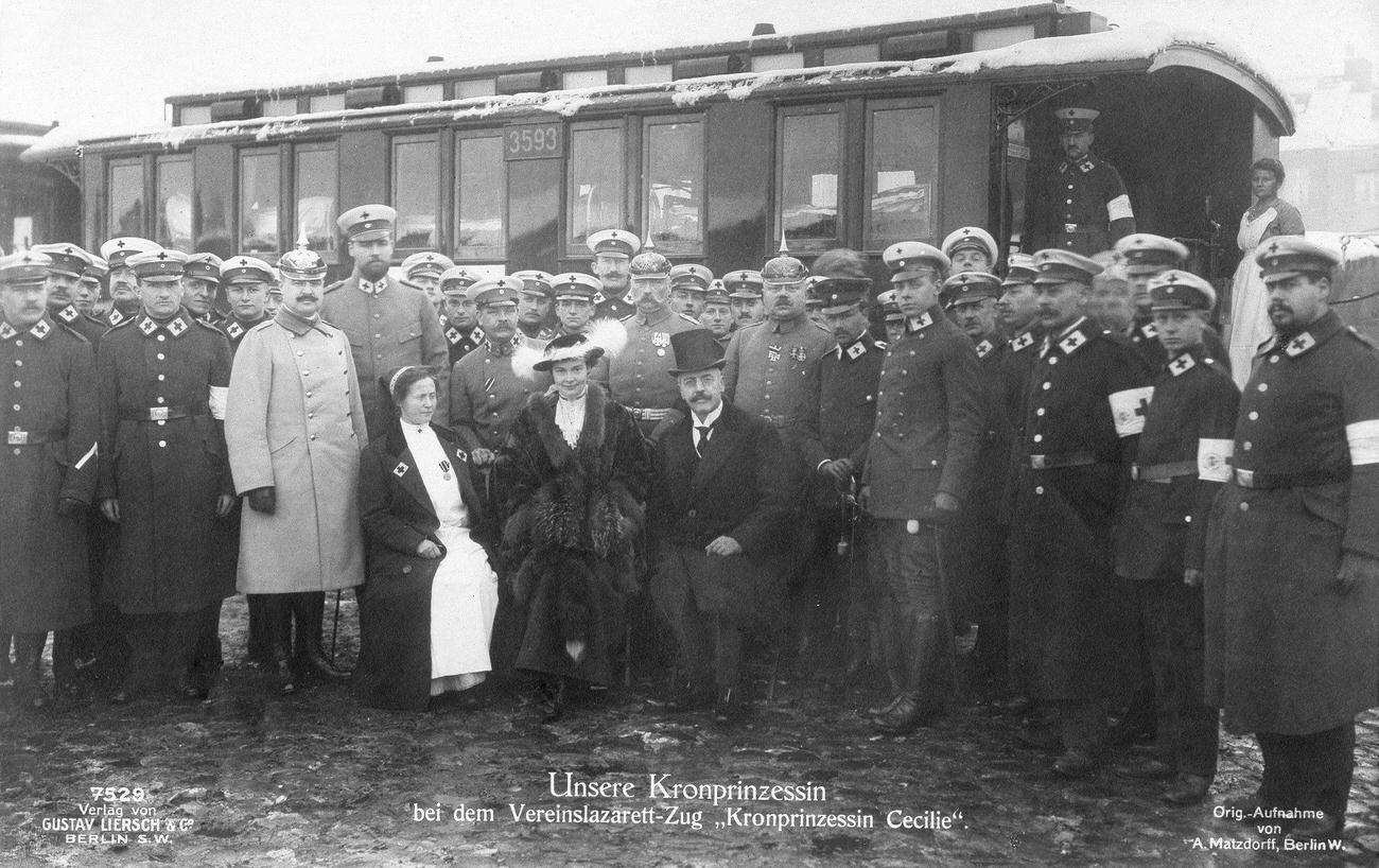 Mecklenburg-Schwerin wife of Wilhelm of Prussia, Crown Prince – visit the lazaret train ‘Kronprizessin Cecilie’