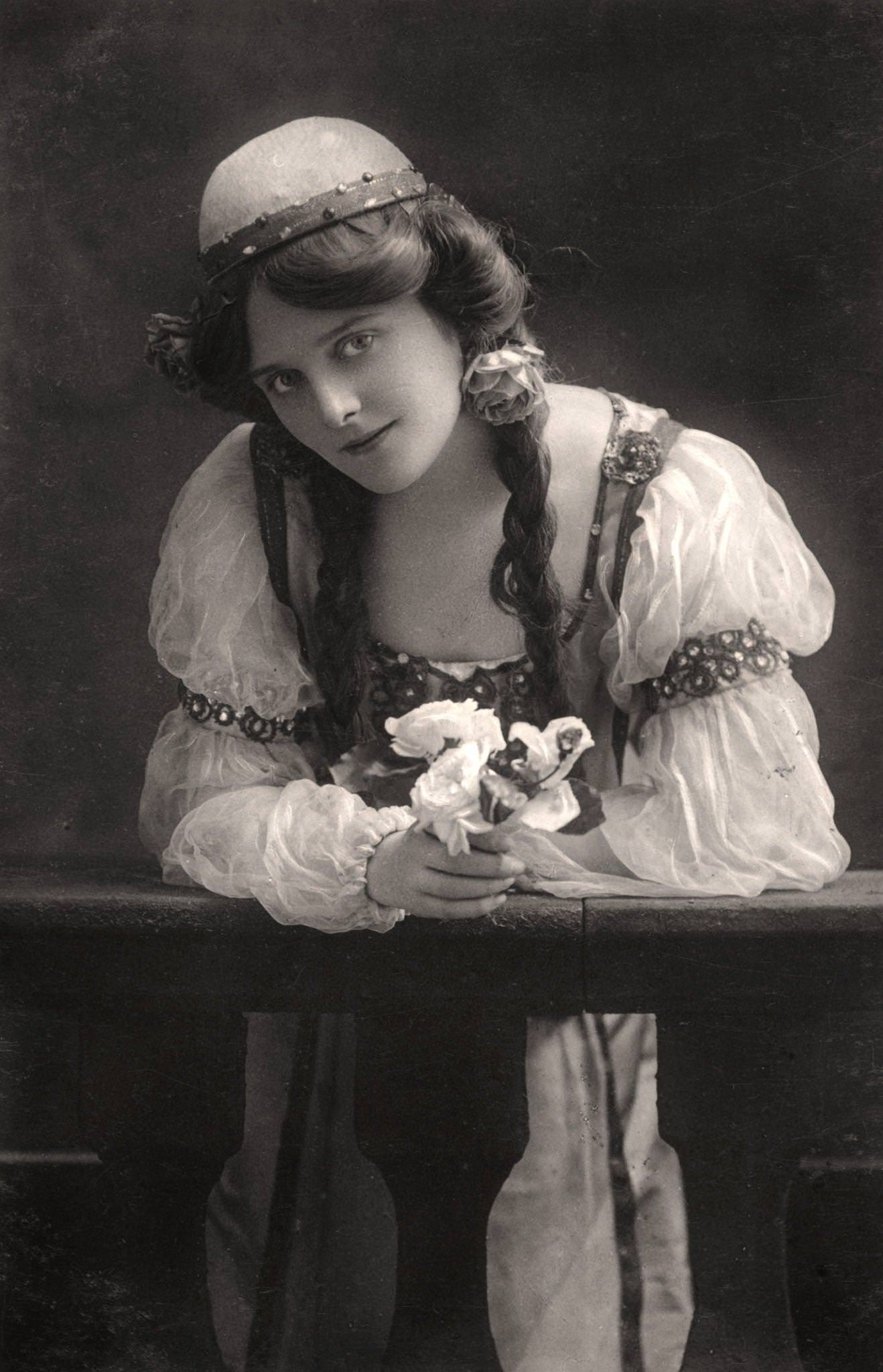 #14 Maie Ash, 1900