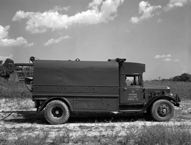 #15 Potomac Electric Power Co. service station building, 10th Street and Florida Avenue. Linemen’s truck, Washington, D.C., 1935