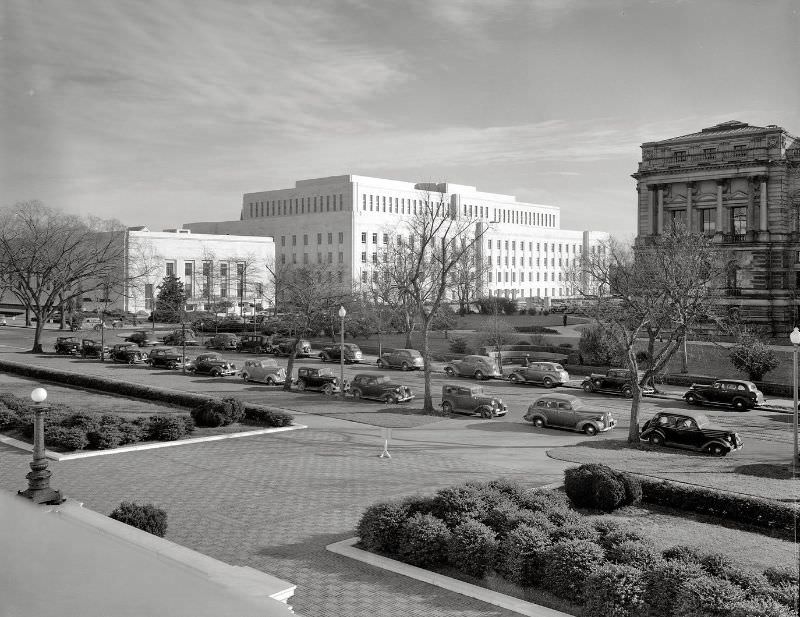 #20 Library of Congress annex (John Adams building) and Folger Library from northwest, Washington, D.C., 1939