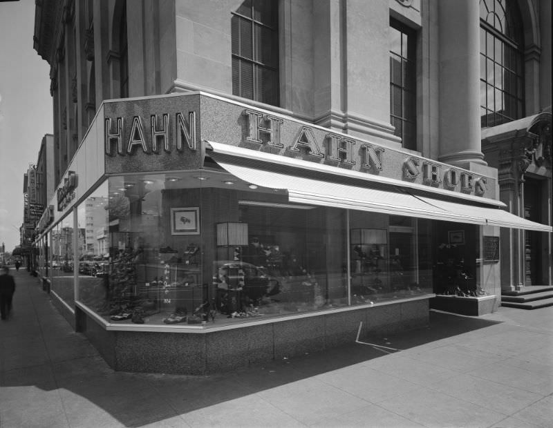 #33 Exterior of Hahn Shoes, 1940s