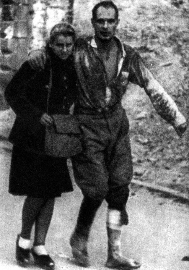 #12 A wounded Polish partisan heading to Krasińskich Square to escape from the Old Town via the sewers.