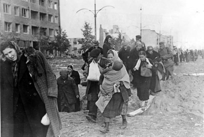 #46 The forced expulsion of Warsaw’s civilian population after the capitulation.