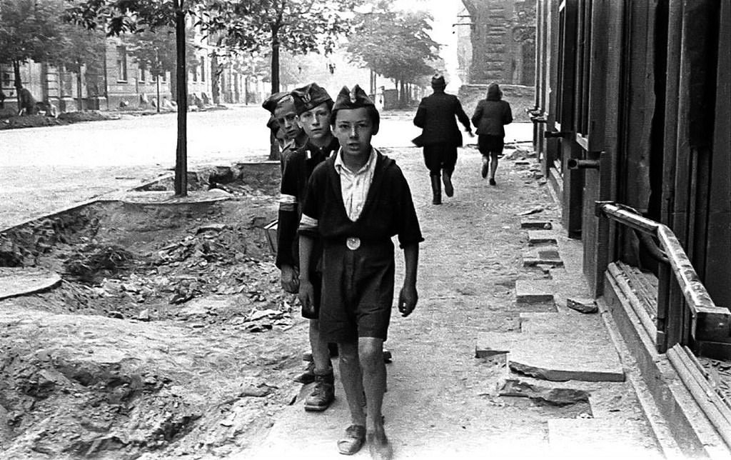 #51 Young insurgents on Sienkiewicza Street in central Warsaw.