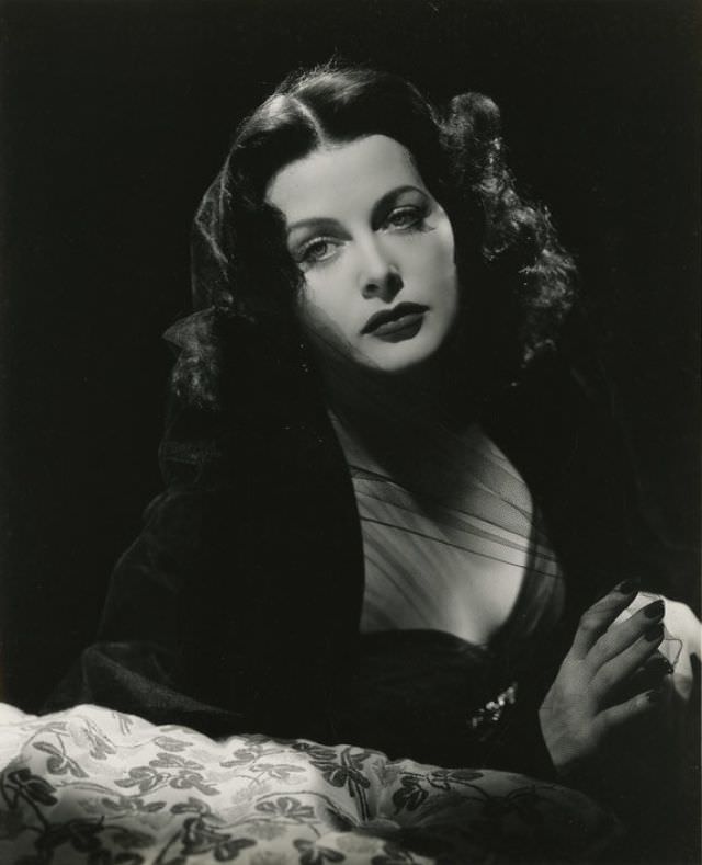 Journey to the Heart of Darkness: Fabulous Photos of Hedy Lam in White Cargo 1942 Movies