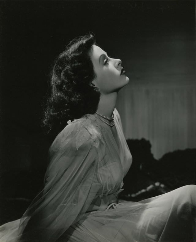 Journey to the Heart of Darkness: Fabulous Photos of Hedy Lam in White Cargo 1942 Movies