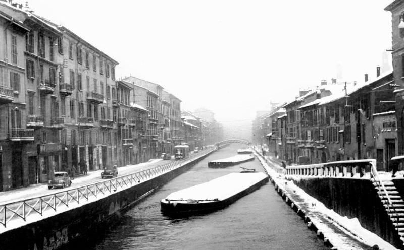 #22 The Naviglio Grande under the snow, Milan, 1958.