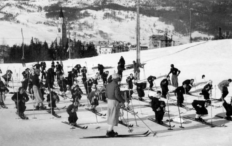 #7 A ski class in Cortina, 1920s-30s.