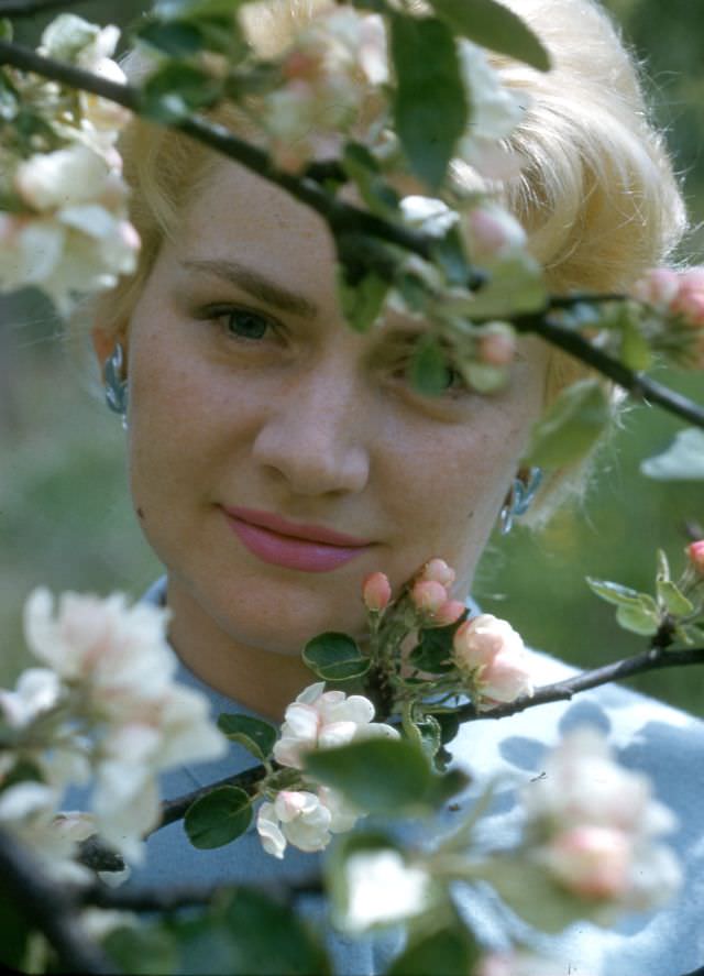 #33 Arlene Smith, apple blossoms, about 1962