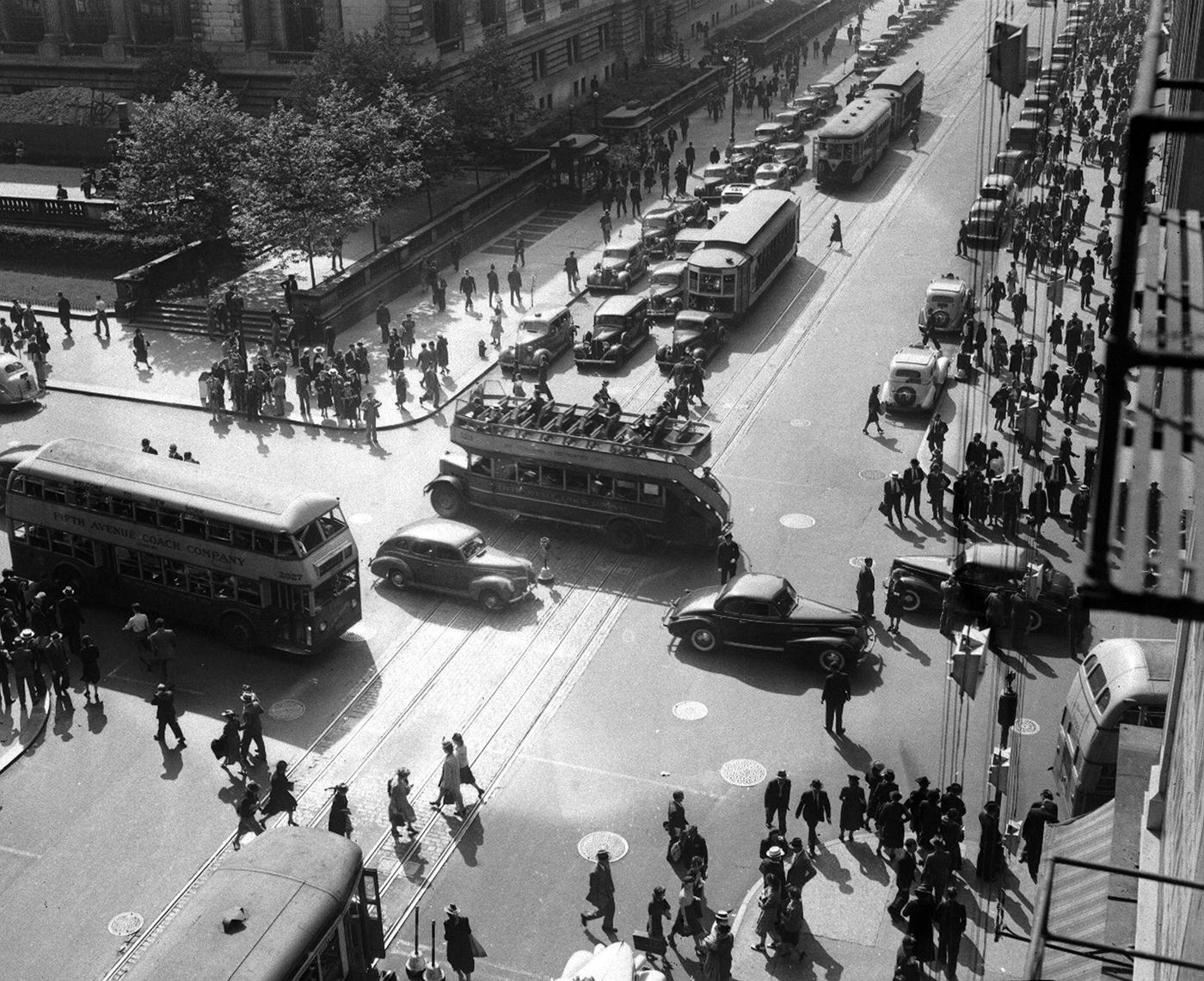 #93 Laurence Olivier as he arrived this morning on the Normandie, en route to Hollywood where he will play opposite Merle Oberon in “Wuthering Heights” – 1939.