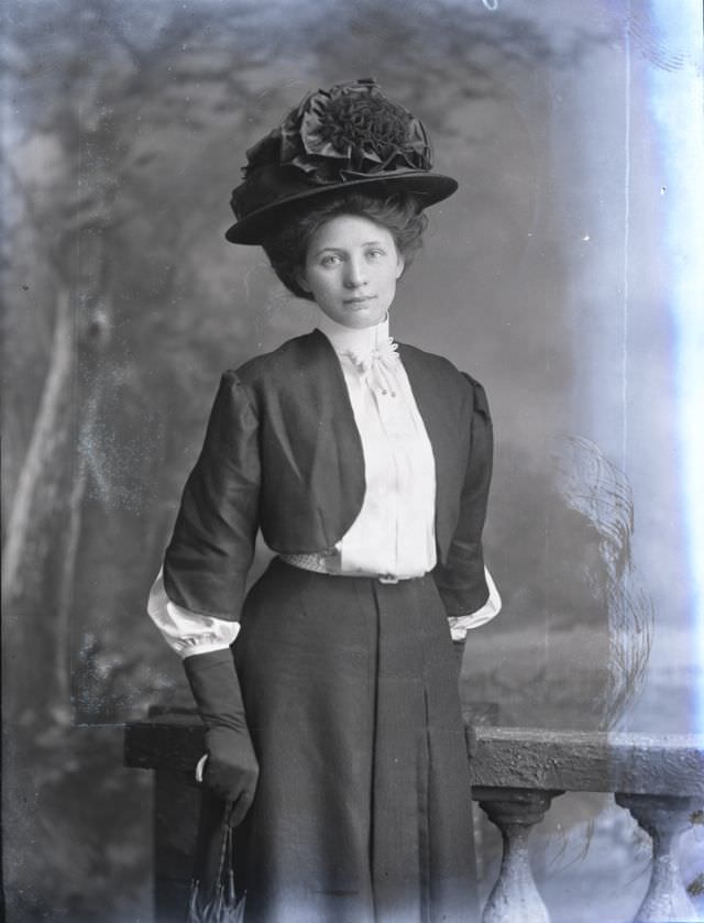#120 Miss Reiger poses for a portrait on April 27, 1909