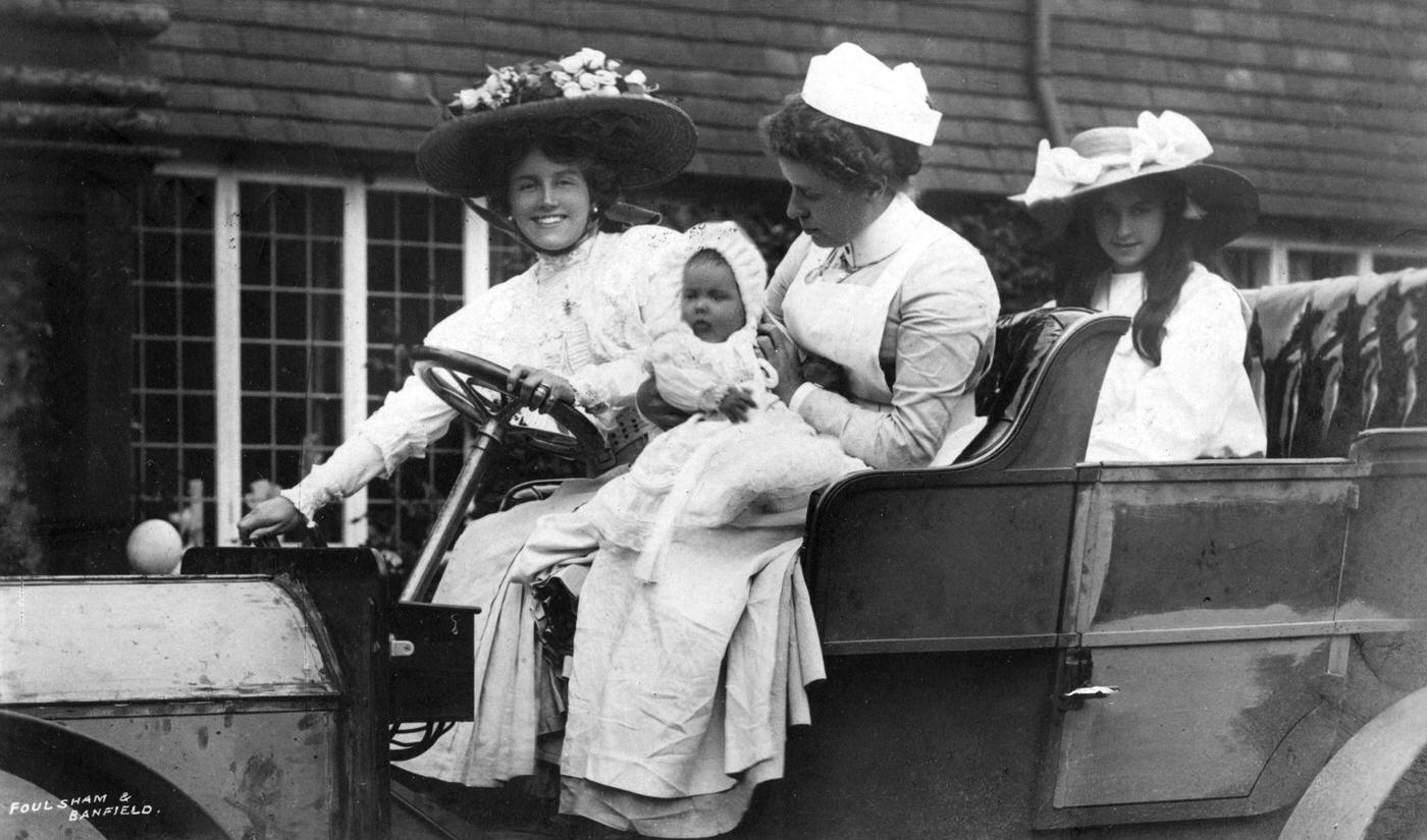 #38 Ellaline Terriss, a British actress, poses with her daughter and baby in 1906