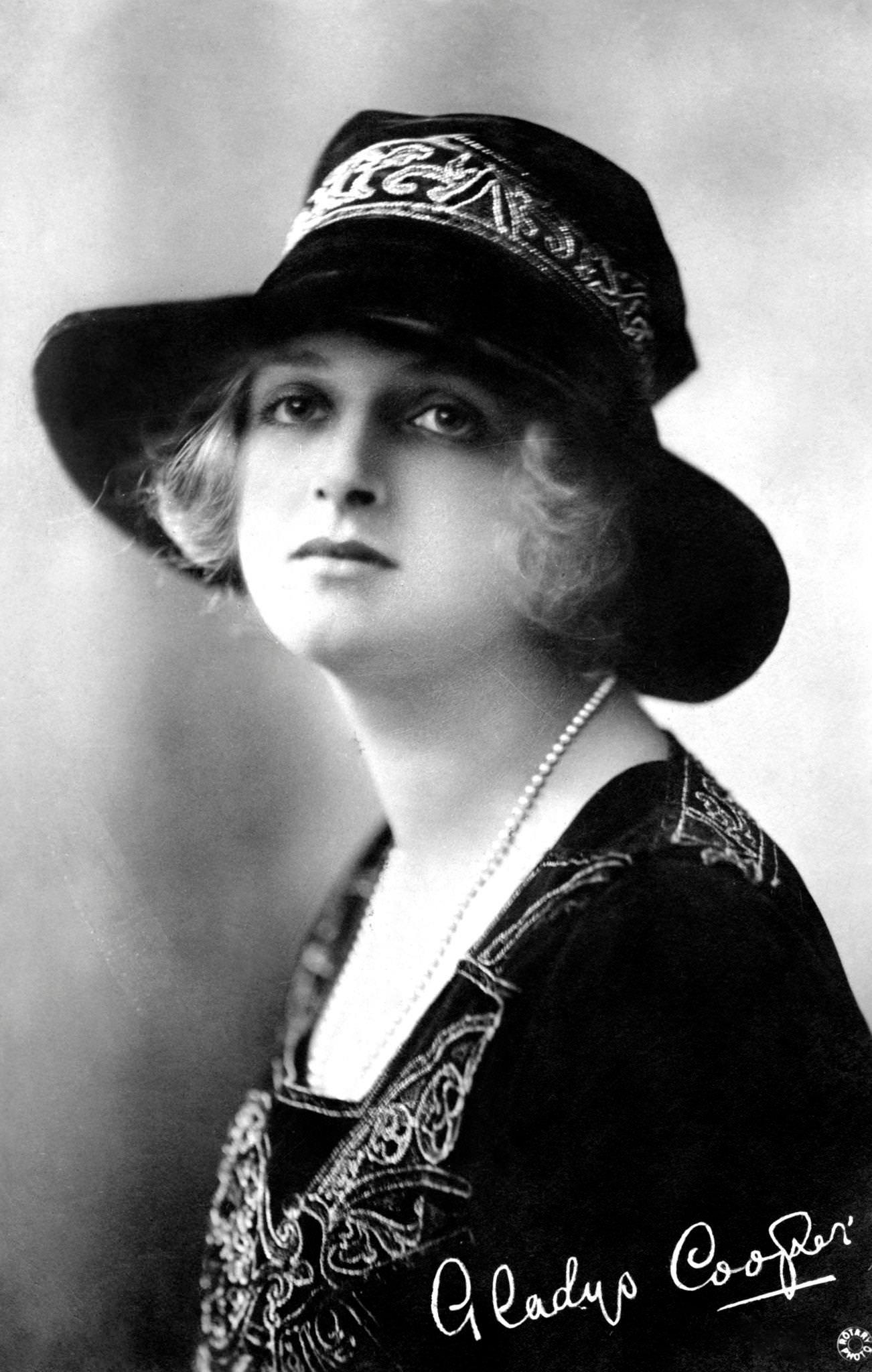 #76 Gladys Cooper poses for a portrait in the early 1900s