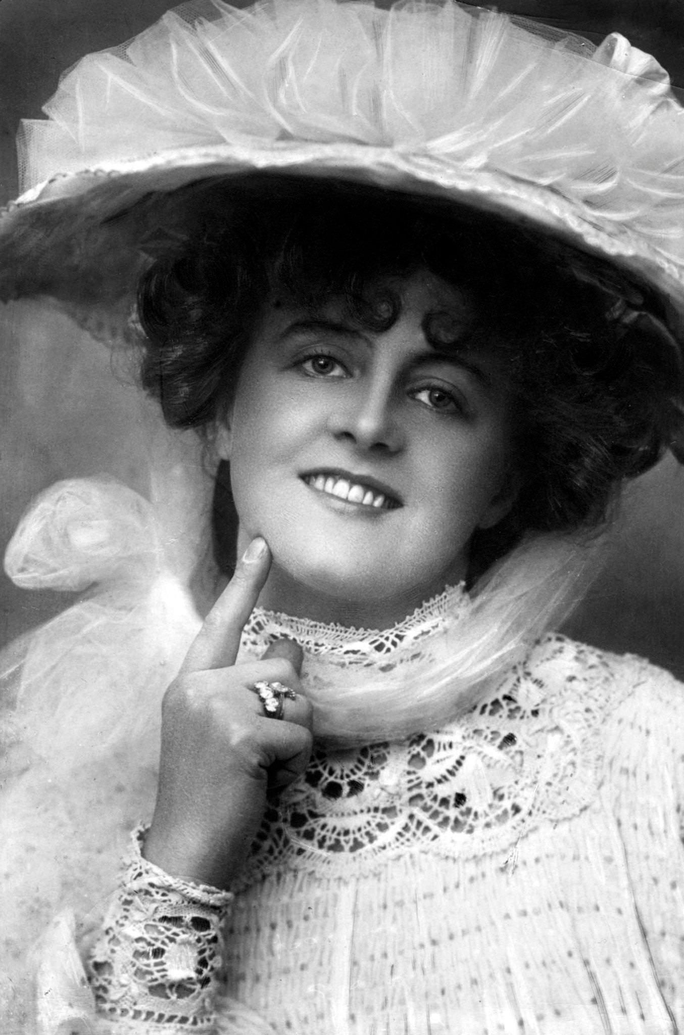 #24 Marie Studholme radiates beauty and charm in this stunning portrait