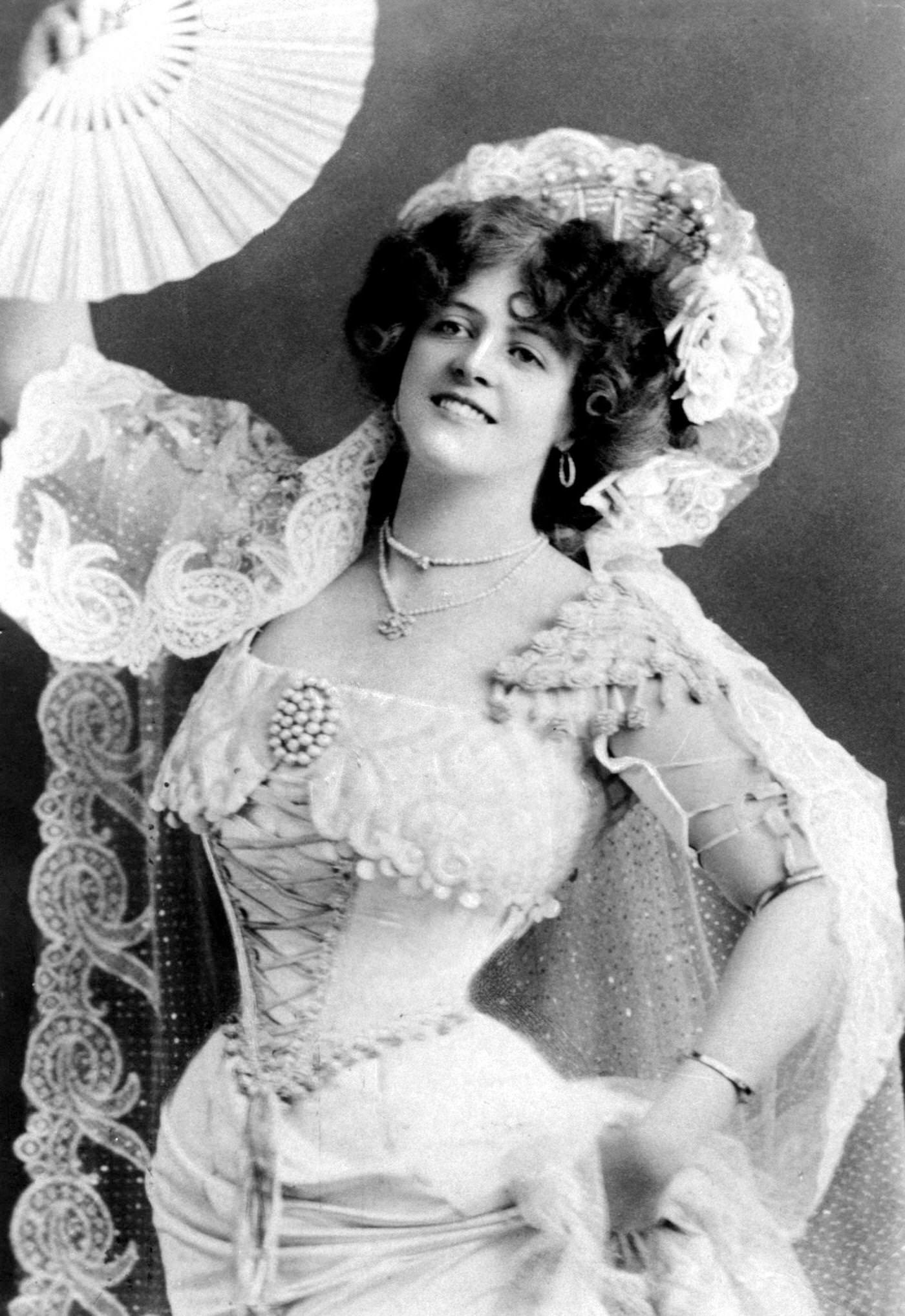 #25 Marie Studholme’s timeless beauty shines in this elegant photo