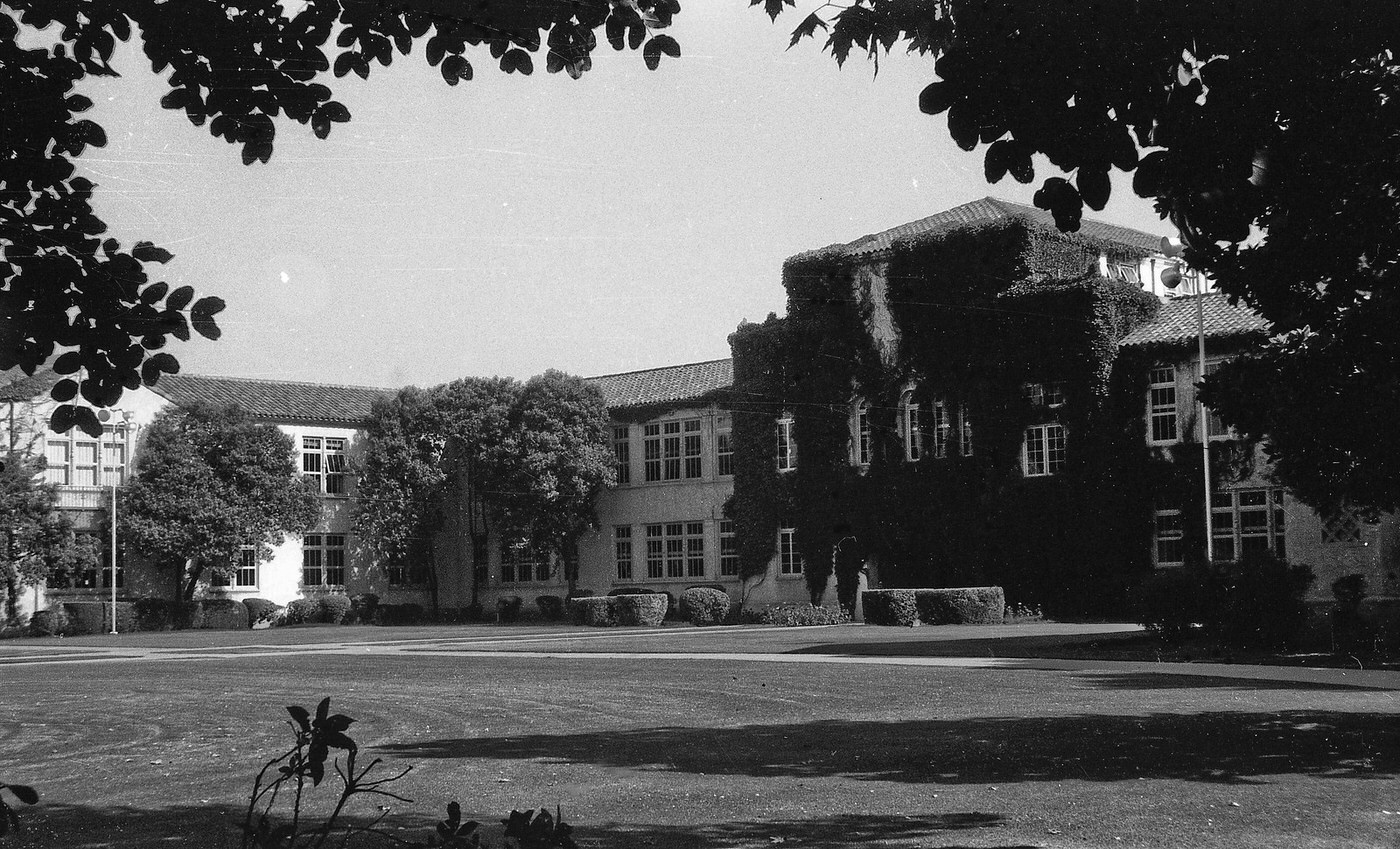 #29 The campus and main building of Theodore Roosevelt High School in Fresno, California, as it looked in 1961.