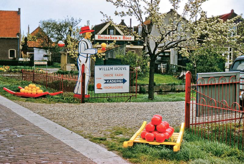 #67 Willem Hoeve Cheese Farm Entrance, Edam.