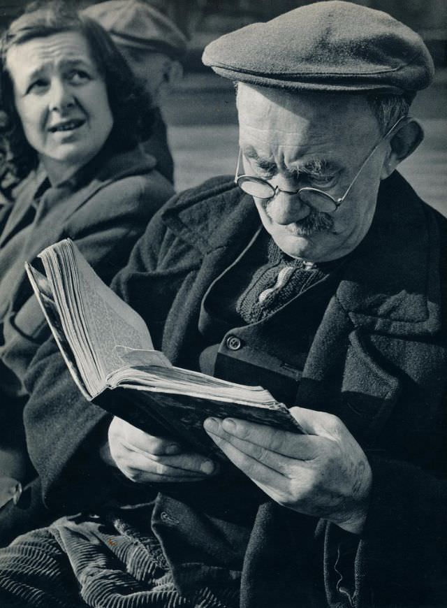 #75 Man reading, 1957