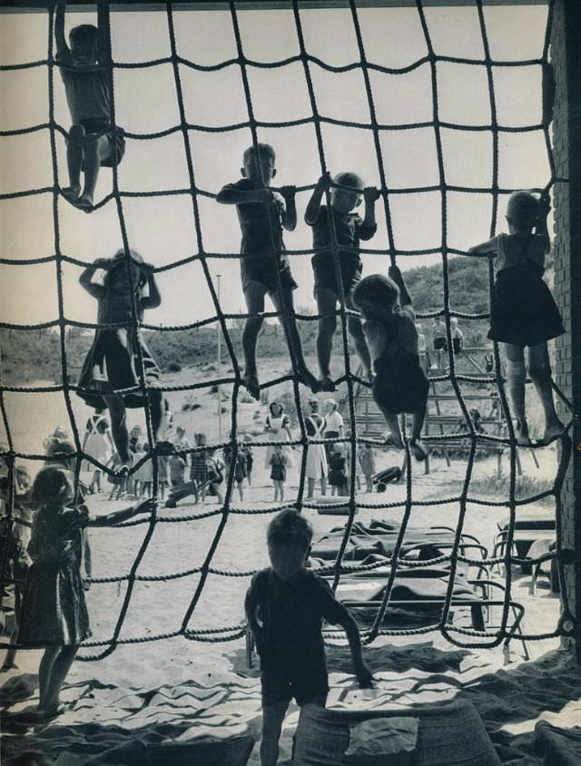 #89 Children’s playground, Scheveningse, 1957