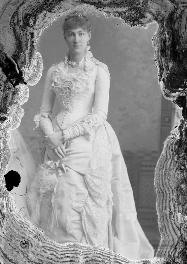 #2 Full-length portrait of a woman in gown, 1905