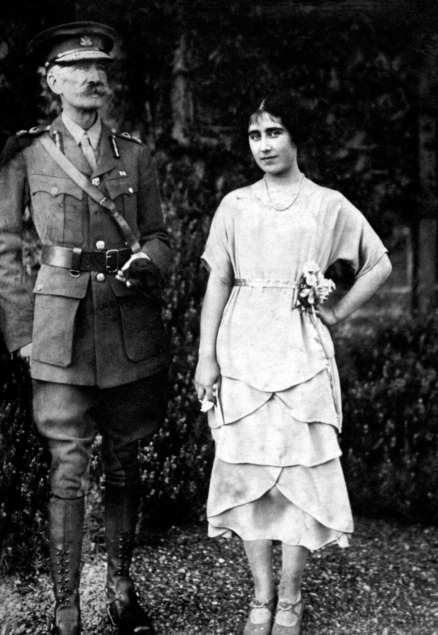 #16 Lady Elizabeth Bowes-Lyon, with her father, the Earl of Strathmore