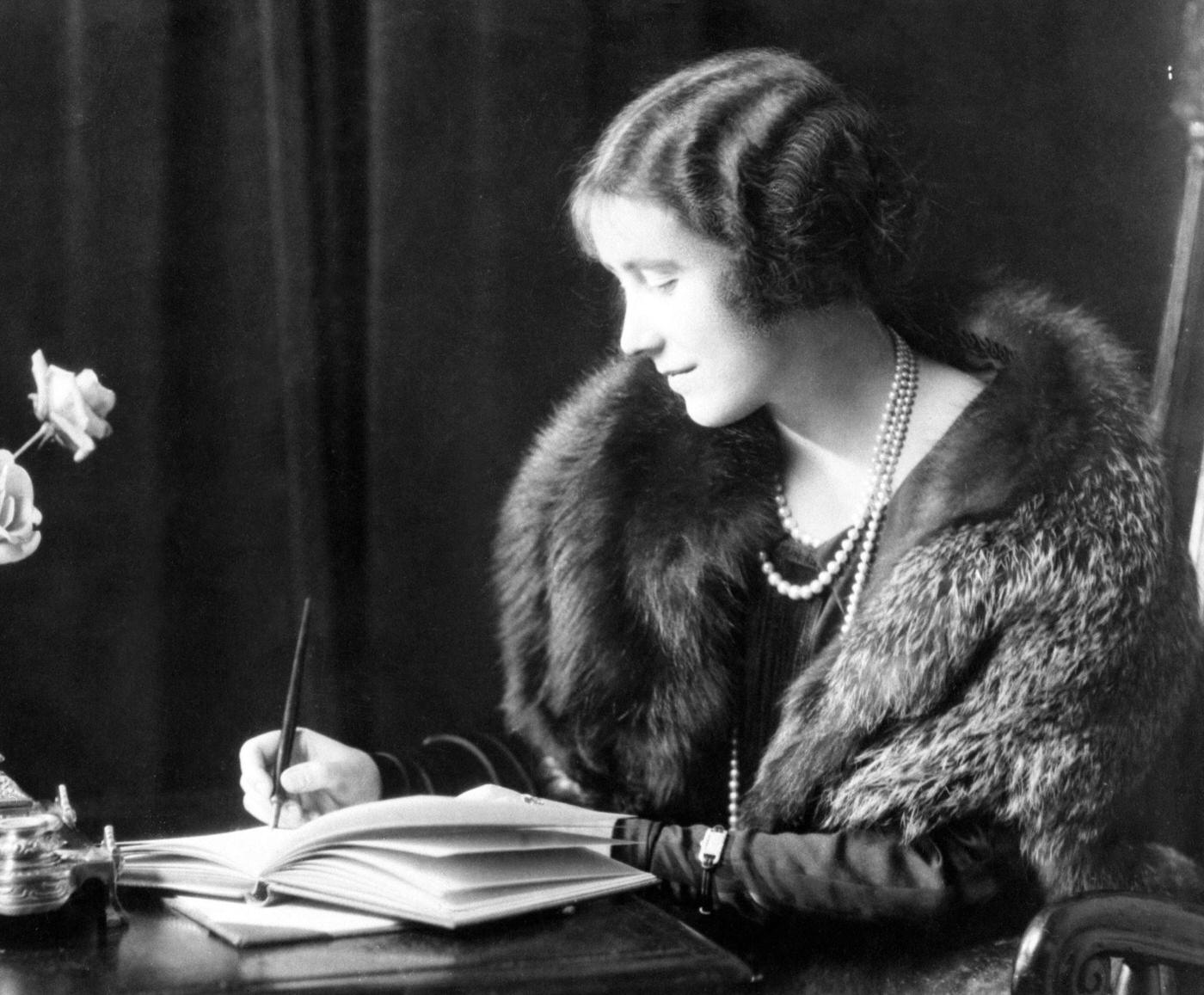 #25 Lady Elizabeth Bowes-Lyon writing in 1922, before her marriage to Duke of York (later King George VI)