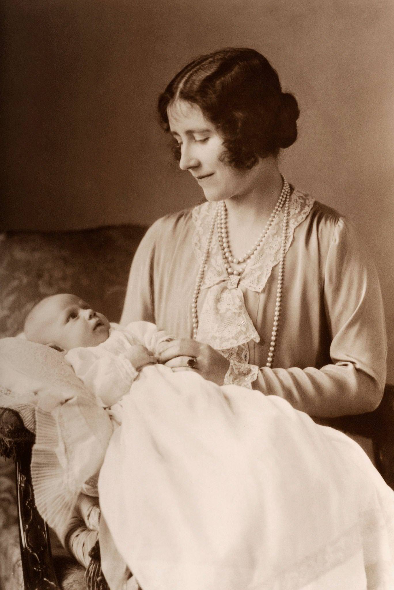 #73 Queen Elizabeth The Queen Mother With Princess Margaret Rose: The Duchess of York, later Queen Elizabeth The Queen Mother with her second daughter, Princess Margaret Rose, 1930.
