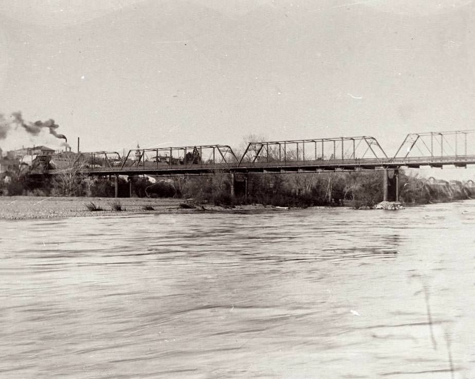 #200 Steel Bridge across Sacramento River, 1890