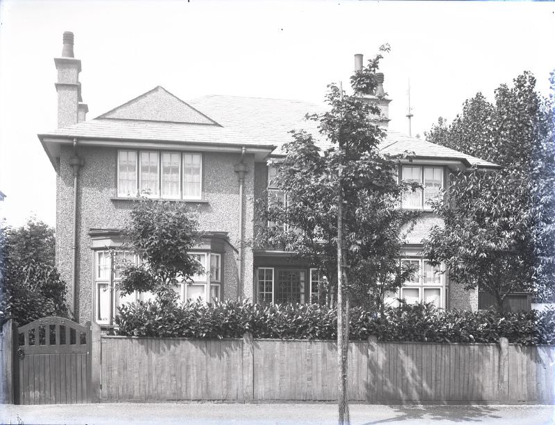 #15 The name of this house is written on the gate. It seems to read as “Lyndhurst”, Sutton, 1911