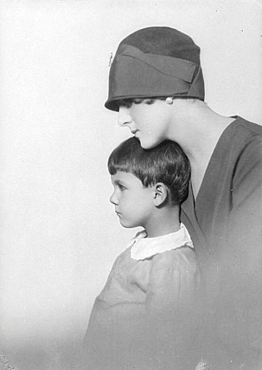 #1 Portrait of mother and child, possibly of the surname ‘Gordon’