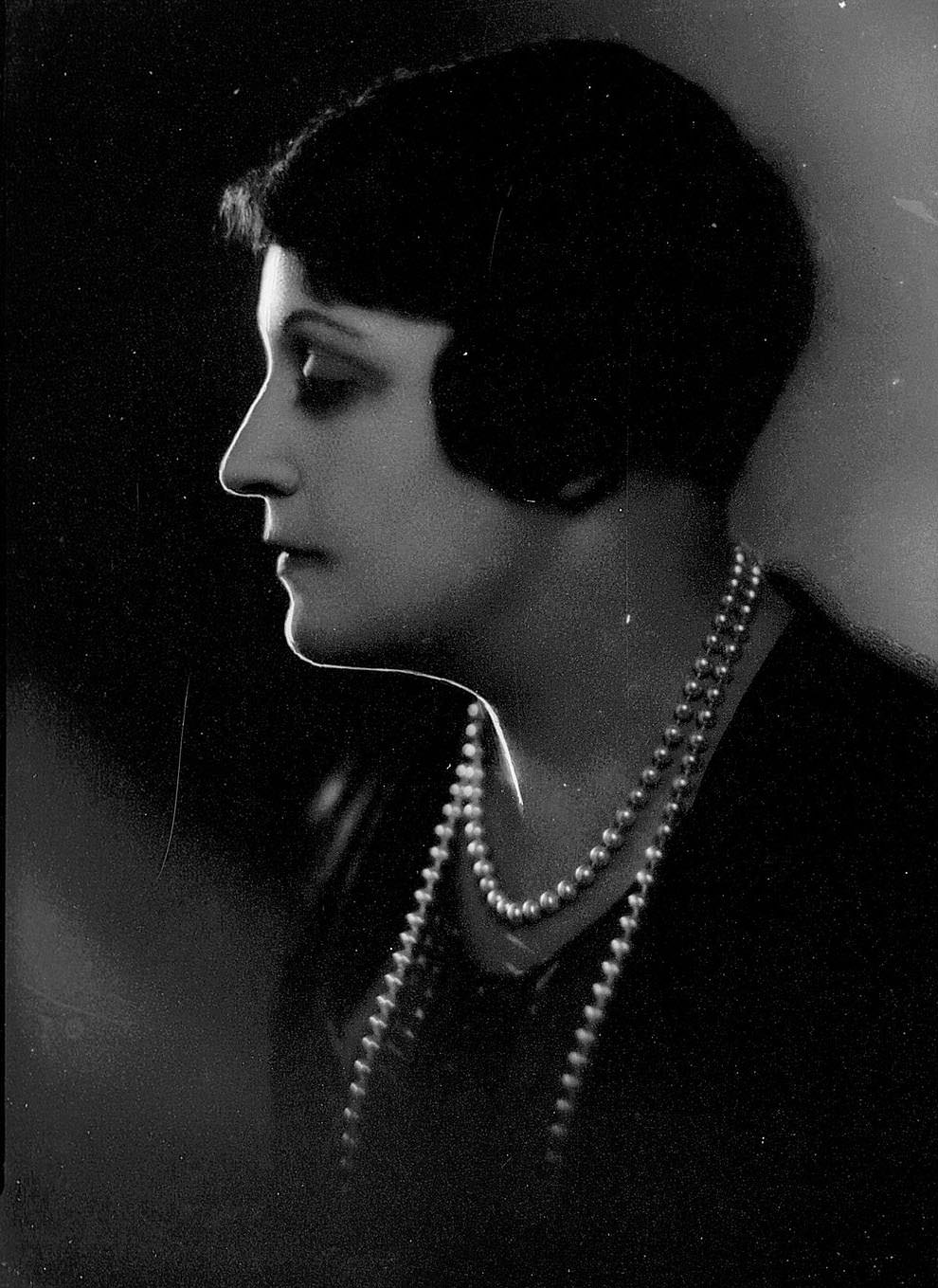 #13 Portrait of Mrs Ray Murdoch (née Lottie Andrews)