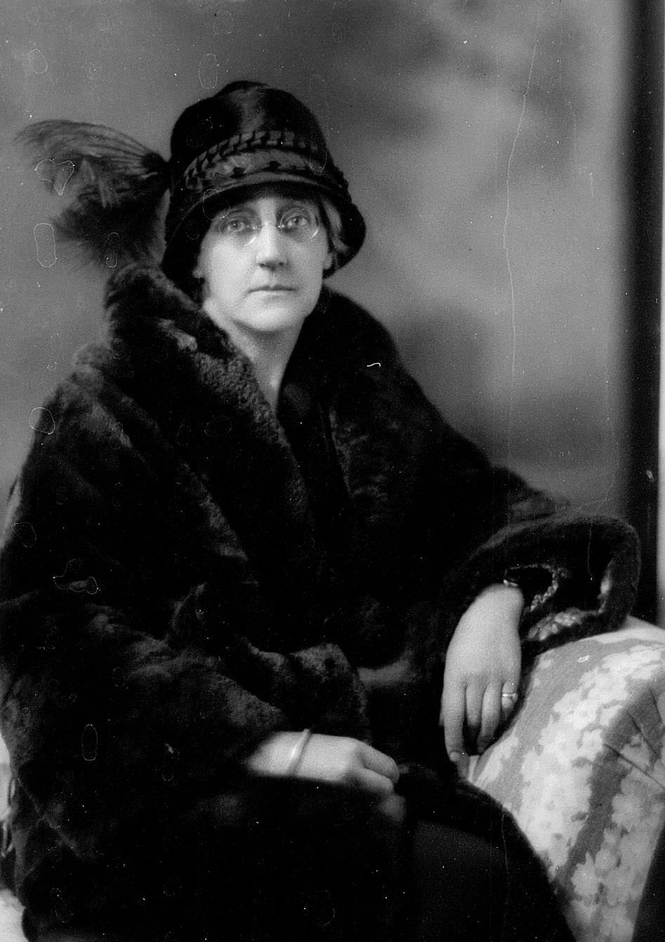 #18 Portrait of lady