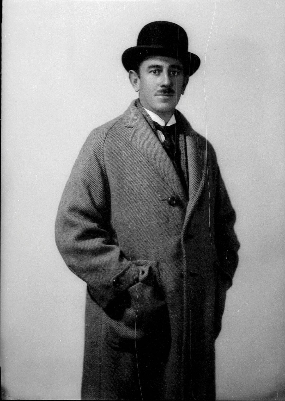 #40 Portrait of a man, surname ‘Maclean’.