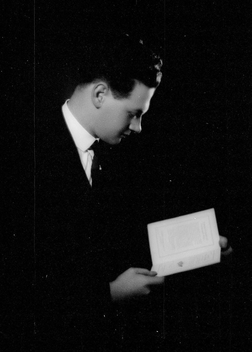 #50 Portrait of a man (possibly of the surname ‘Green’) reading a book