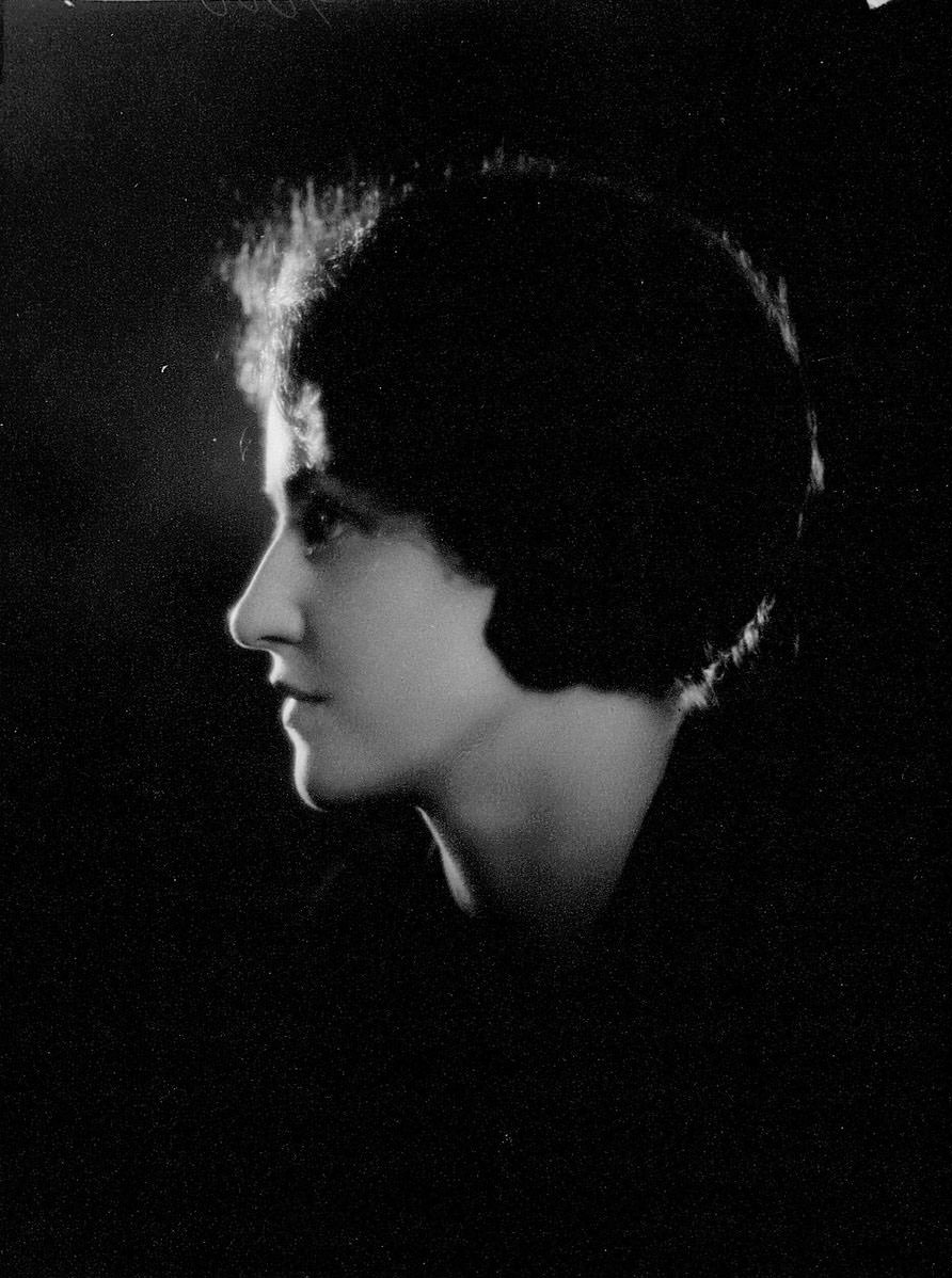 #55 Portrait of a woman (possibly of the surname Davis)