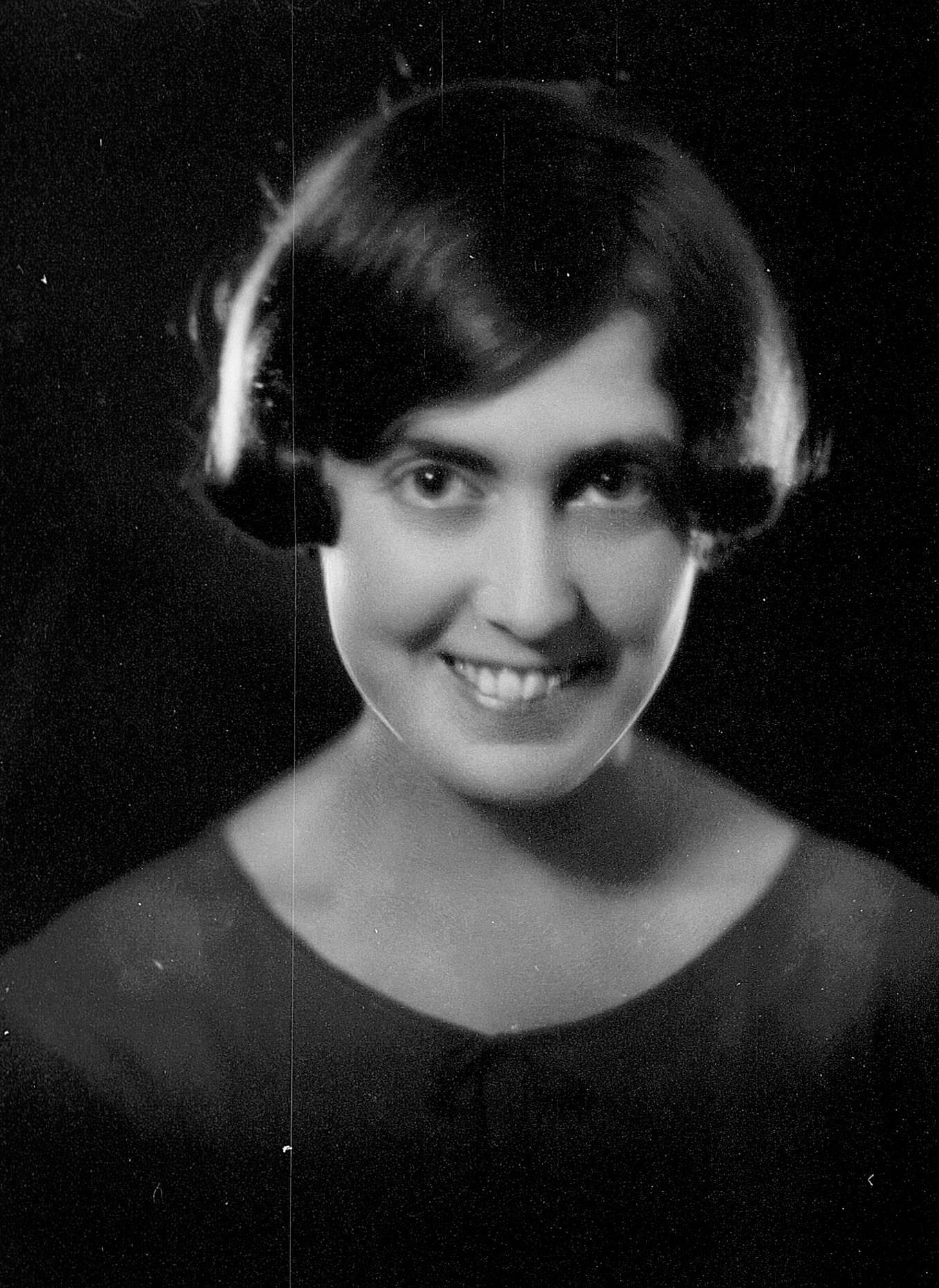 #92 Portrait of a woman (possibly of the surname Mitchell)