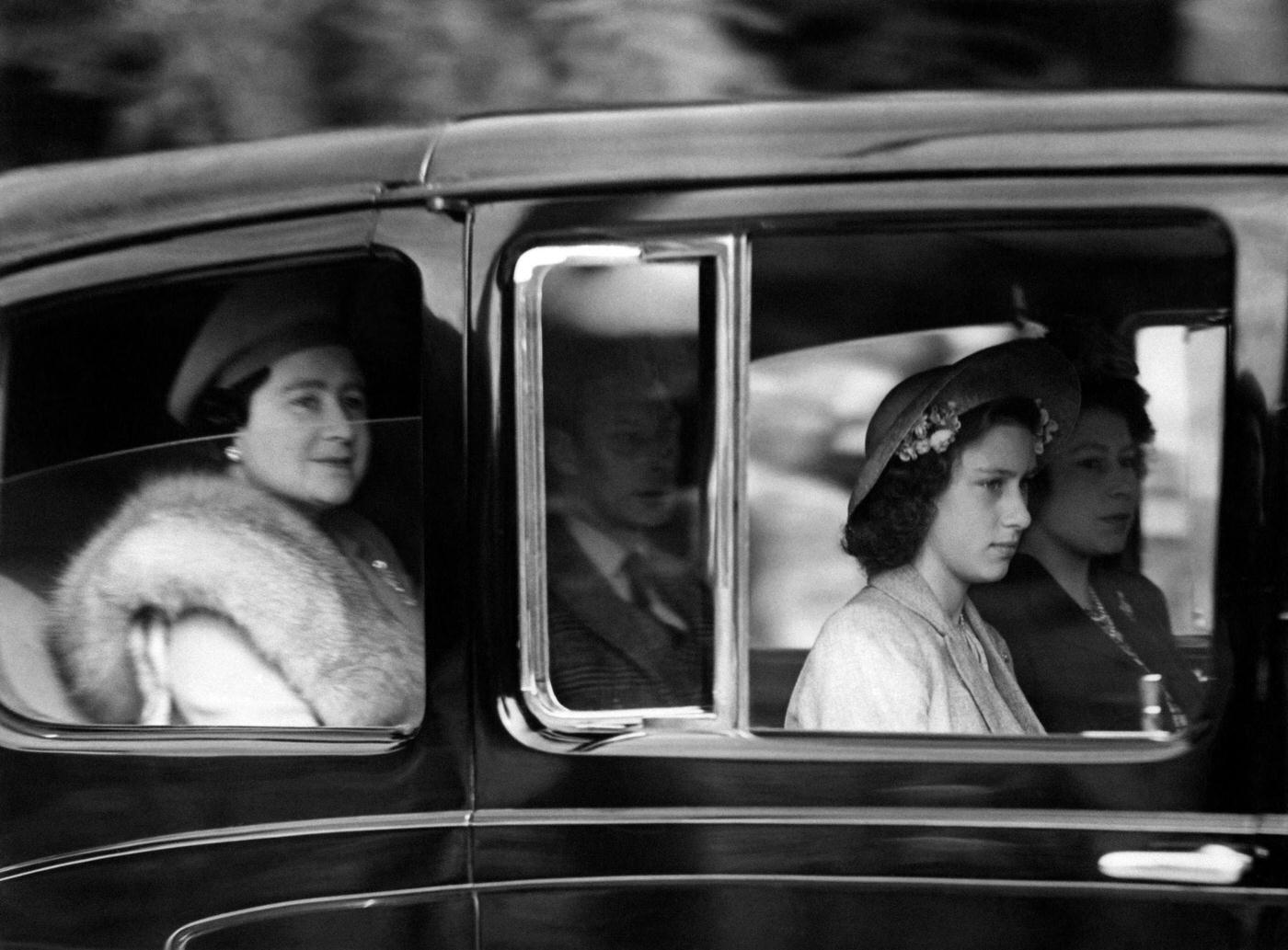 #79 King George VI and family arrive at Balmoral for their holidays in Scotland