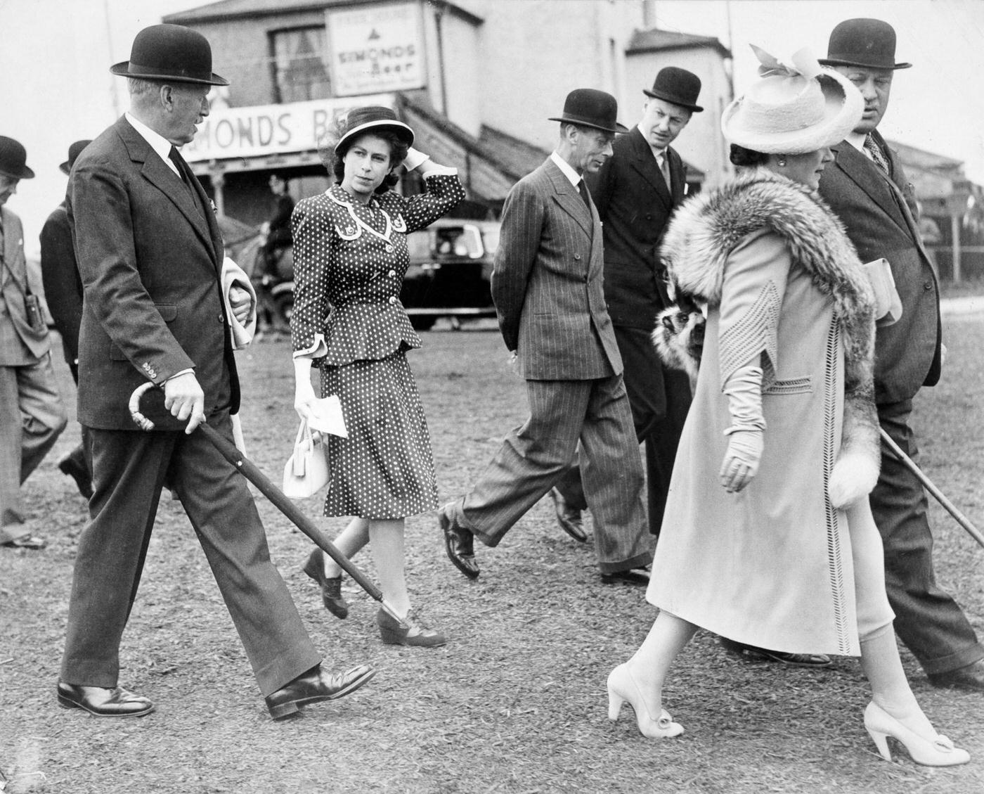 #98 Princess Elizabeth with King George VI and Queen Elizabeth at Epsom, England, 5 June 1947.