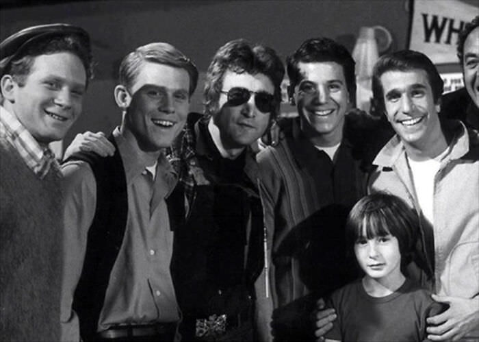 #46 John and Julian Lennon with the cast of Happy Days