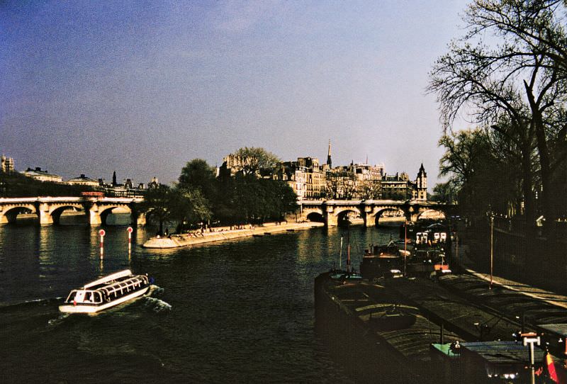 #165 View from the Pont des Arts of the Ile de la Cite and Pont Nuef, Paris.