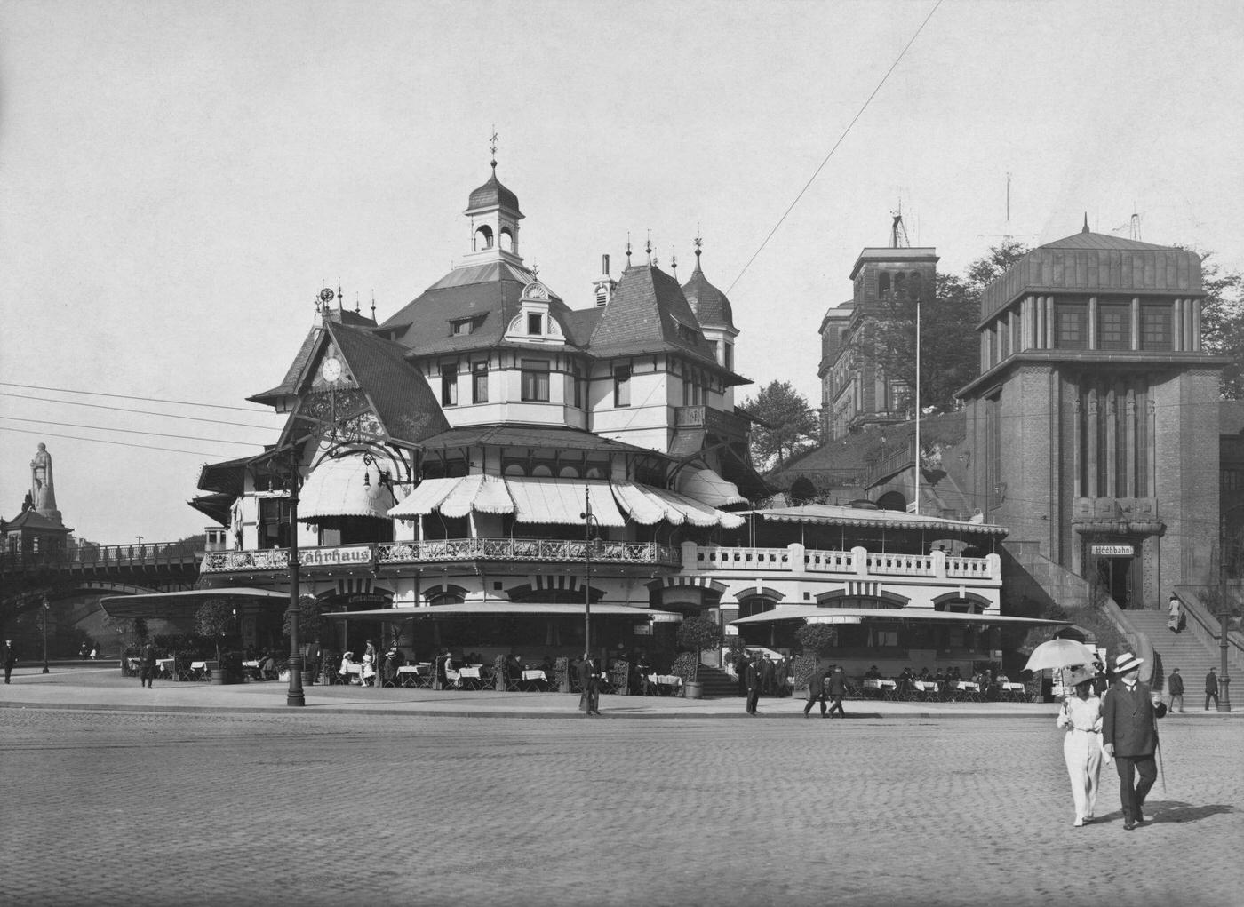 #47 St Pauli ferry terminal and elevated railway in Hamburg, Germany, 1910
