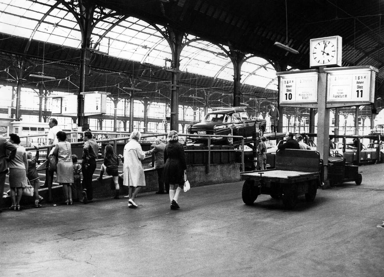 #13 Hamburg-Altona station, 1972