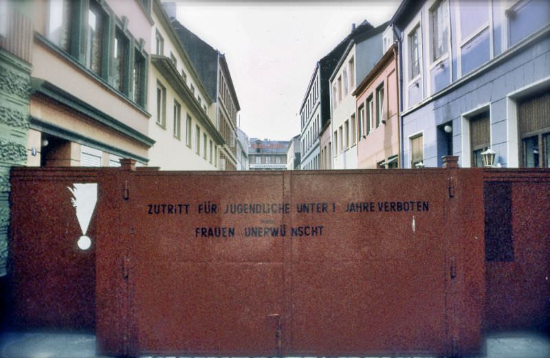 #64 St. Pauli, Hamburg, Germany, April 1976