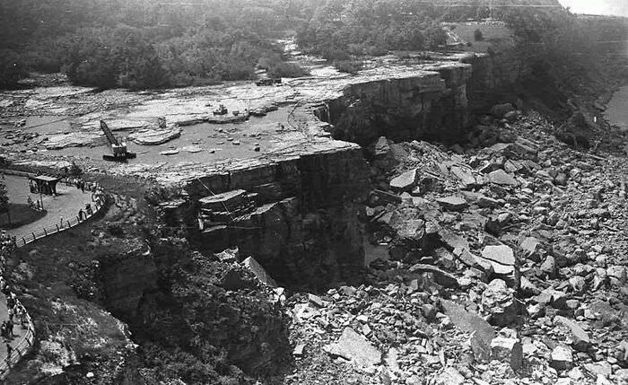 #51 Niagara Falls Dries Up