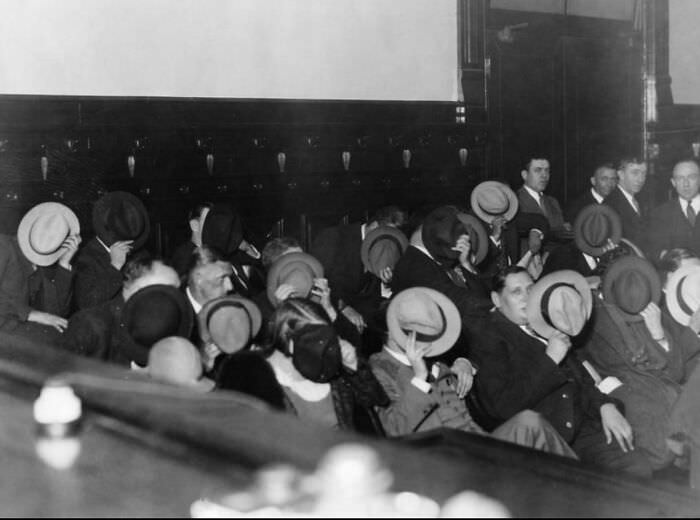 #71 Mobsters Hide their Faces at Al Capone’s Trial