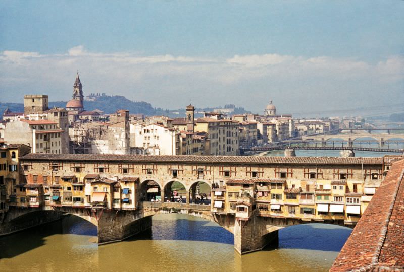 #94 Ponte Vecchio (and behind it the temporary steel bridges constructed after WW2), Florence.
