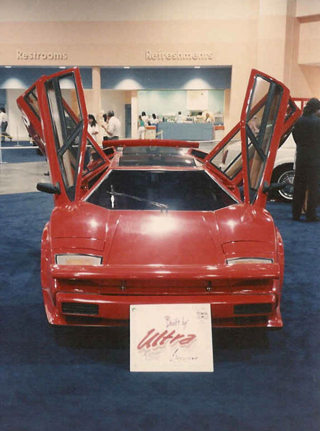 The Lamborghini Countach Goes Big: Exploring the 1980s Limousine Model Vehicles &; Transportation